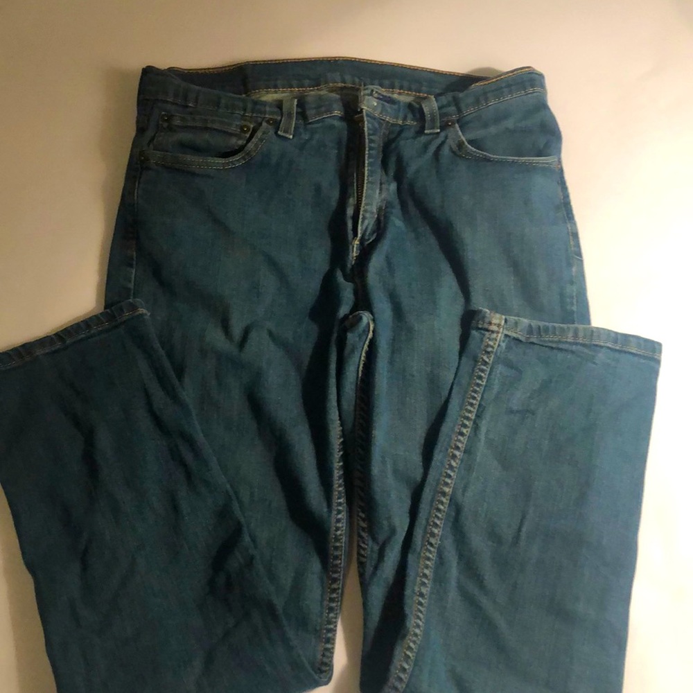 LEVI JEANS.